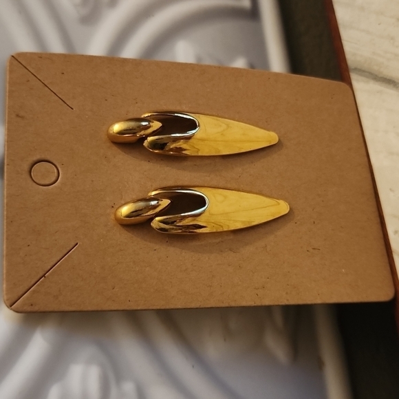 3 for $15 - Fun Goldtone Oblong Earrings - Picture 2 of 4